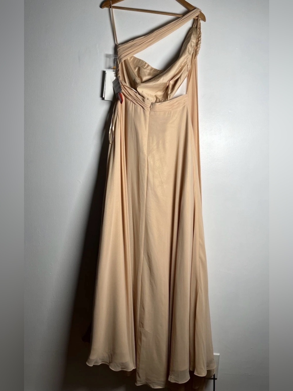 Mac Duggal One-Shoulder Gold Nude/Peach Evening Gown with Draped Bodice Size 8 - Picture 7 of 12